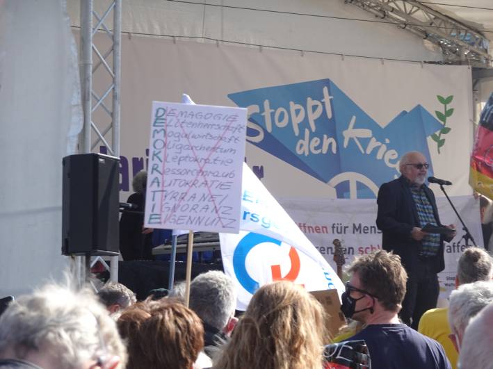 2022-3-13--friedensdemo-stgt__030.jpg